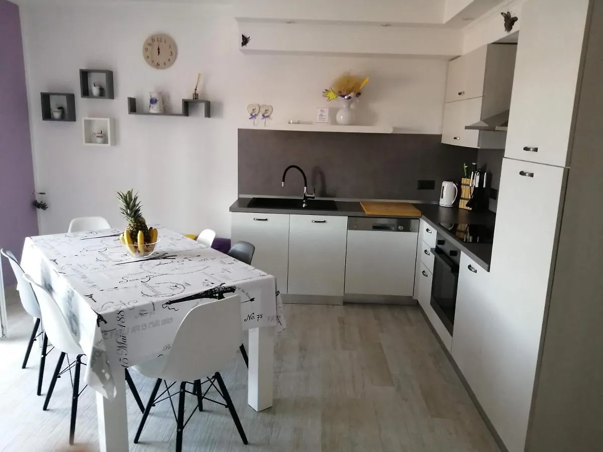 Apartment Nana سوبيتارسكا دراغا